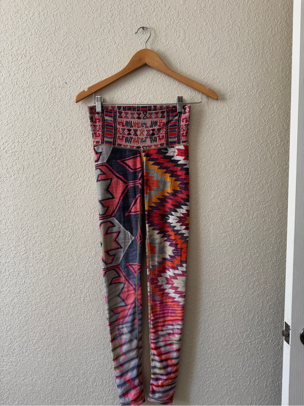 Niyama Sol Multicolor Geometric Pattern Leggings